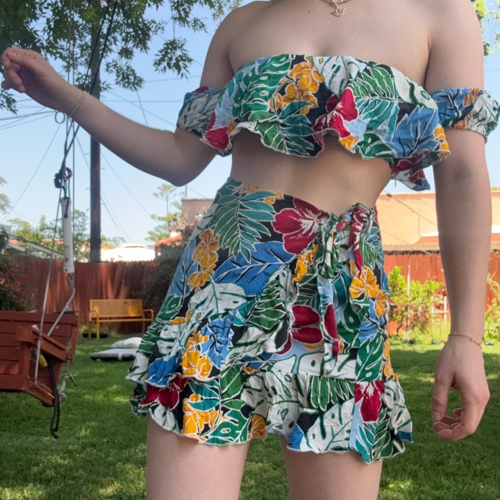 Floral Off-Shoulder Two-Piece Set - Picture 2 of 3